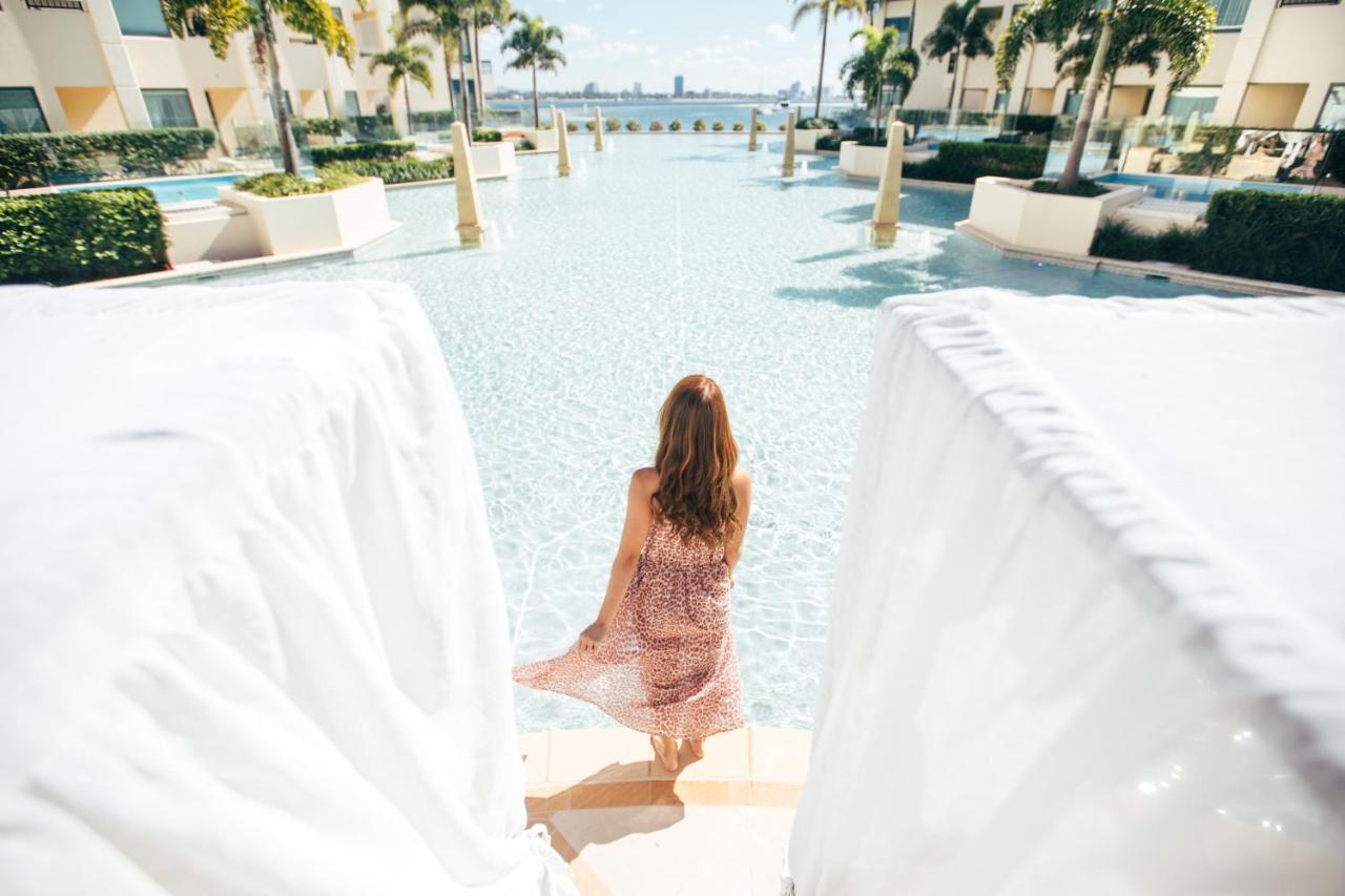 Imperial Hotel Guldkusten Exteriör bild The pool at the W South Beach