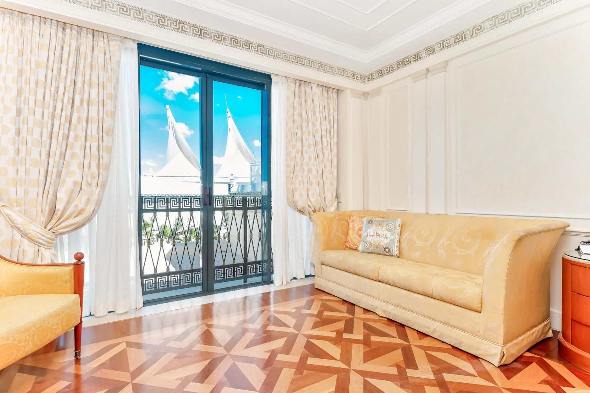 Imperial Hotel Guldkusten Exteriör bild A room at the Atlantis Paradise Island